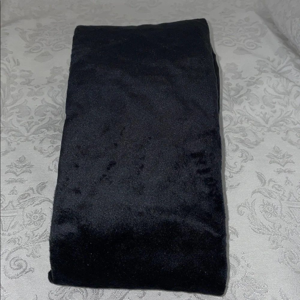 NWOT HLAOHSWER Black Heated Scarf - Picture 5 of 5